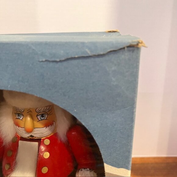 1998 Nutcracker Village Old World Jolly Santa Nutcracker with List Toys - Picture 11 of 13
